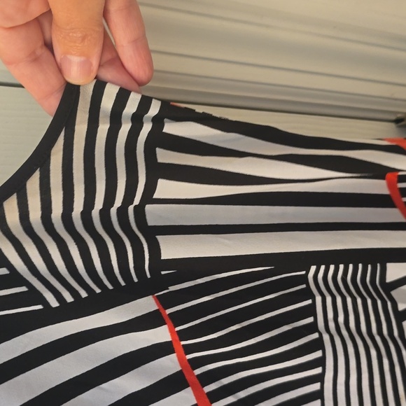 Kim Rogers Black and White Shift Dress with Coral Highlights Size L (0728C) - Picture 7 of 7